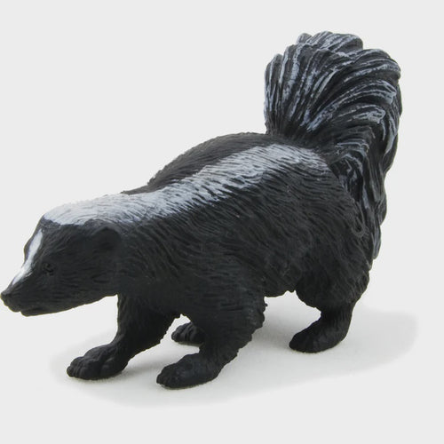 Mojo Skunk Figure #387034